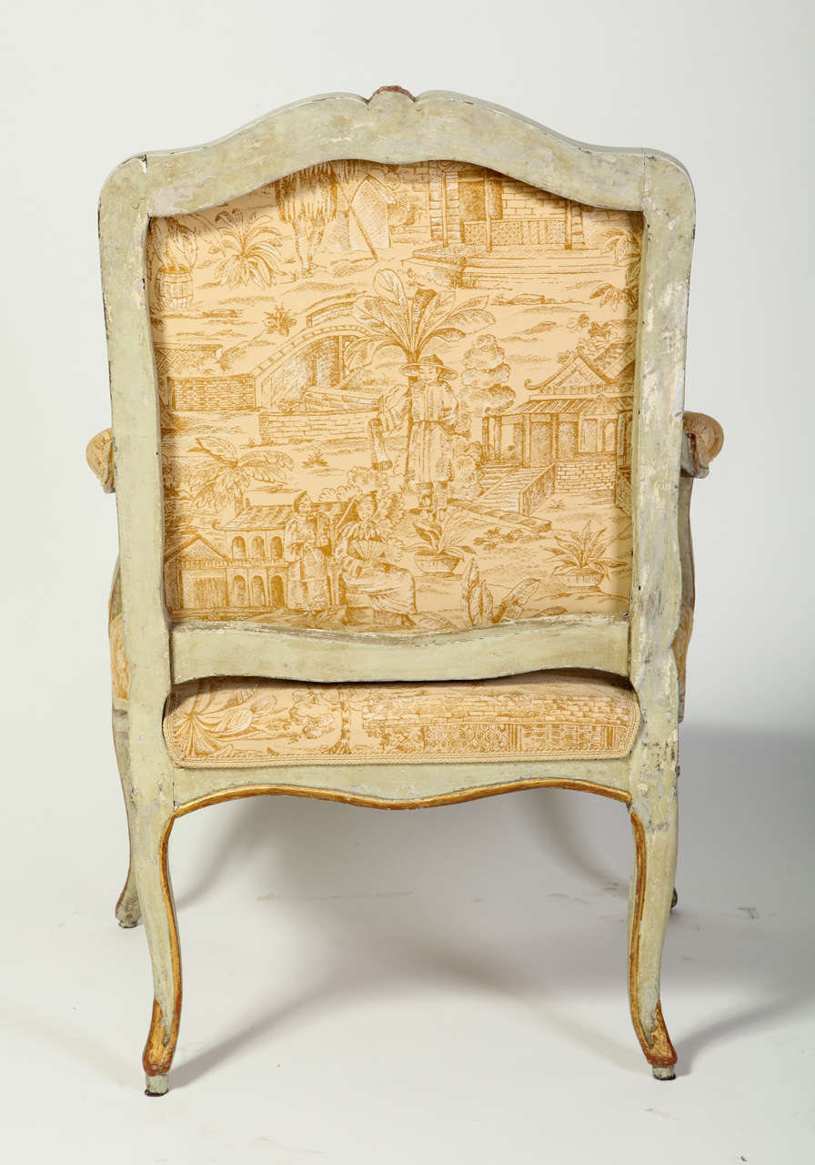 Pair of Italian 18th Century Painted Armchairs For Sale 1